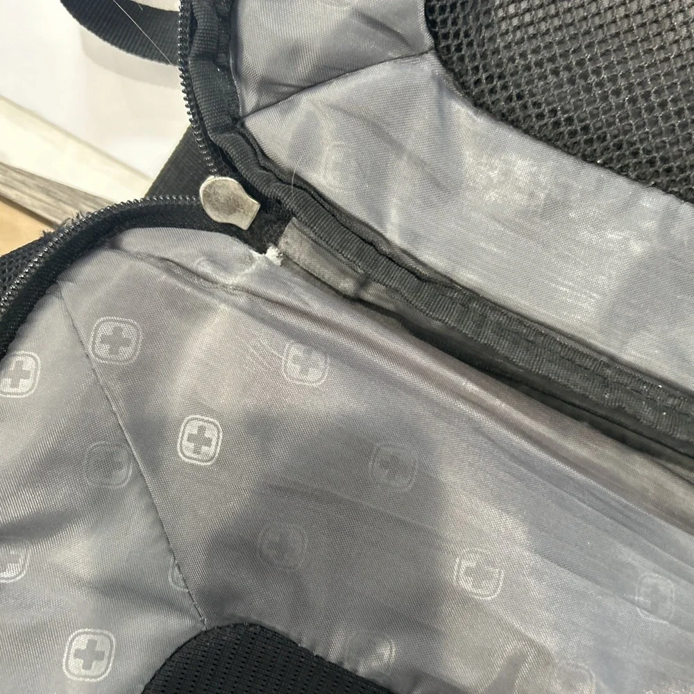 Swiss Gear Airflow Laptop Tablet Backpack Black Scan Smart Compartments! Adjust